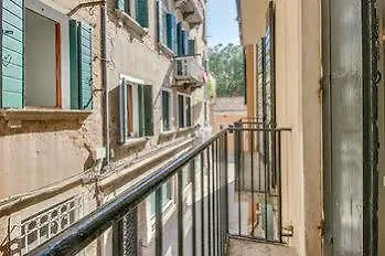 Romantic * Venice